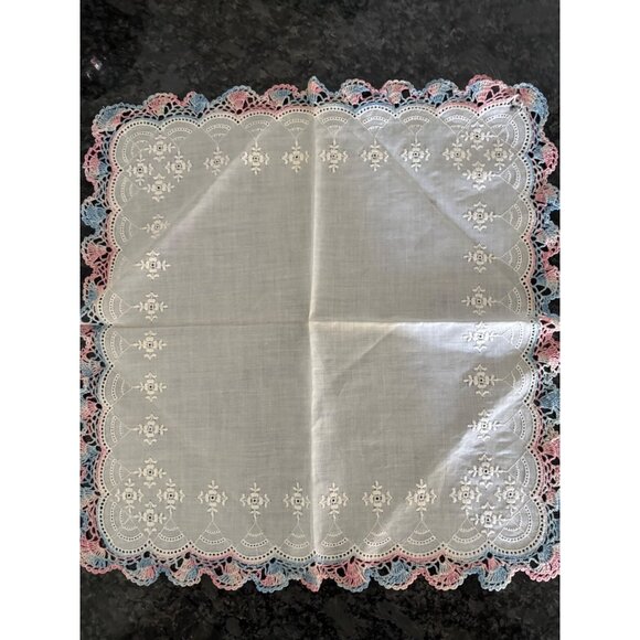 2 Vintage Embroidered Linen Handkerchiefs With Pink & Blue Crochet Lace Edging - Picture 8 of 8